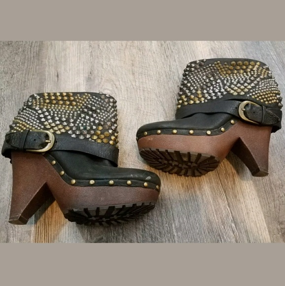 sam edelman heath studded heel bootie